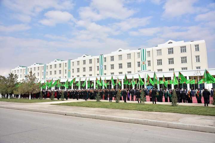 В Туркменабаде сданы в эксплуатацию новые жилые дома
