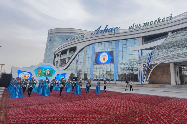 Новостройками преображается туркменская столица